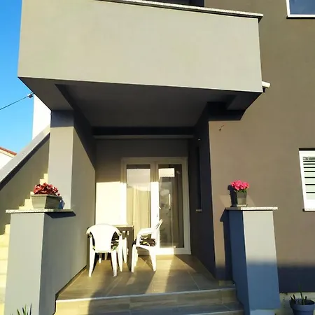 Apartmani Mira Nin Exterior photo