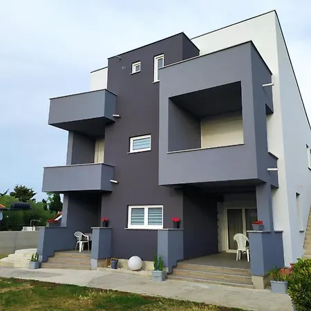 Apartmani Mira Nin Exterior photo
