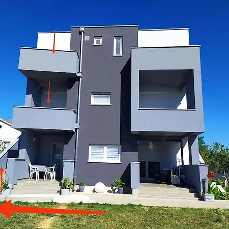 Apartmani Mira Nin Exterior photo