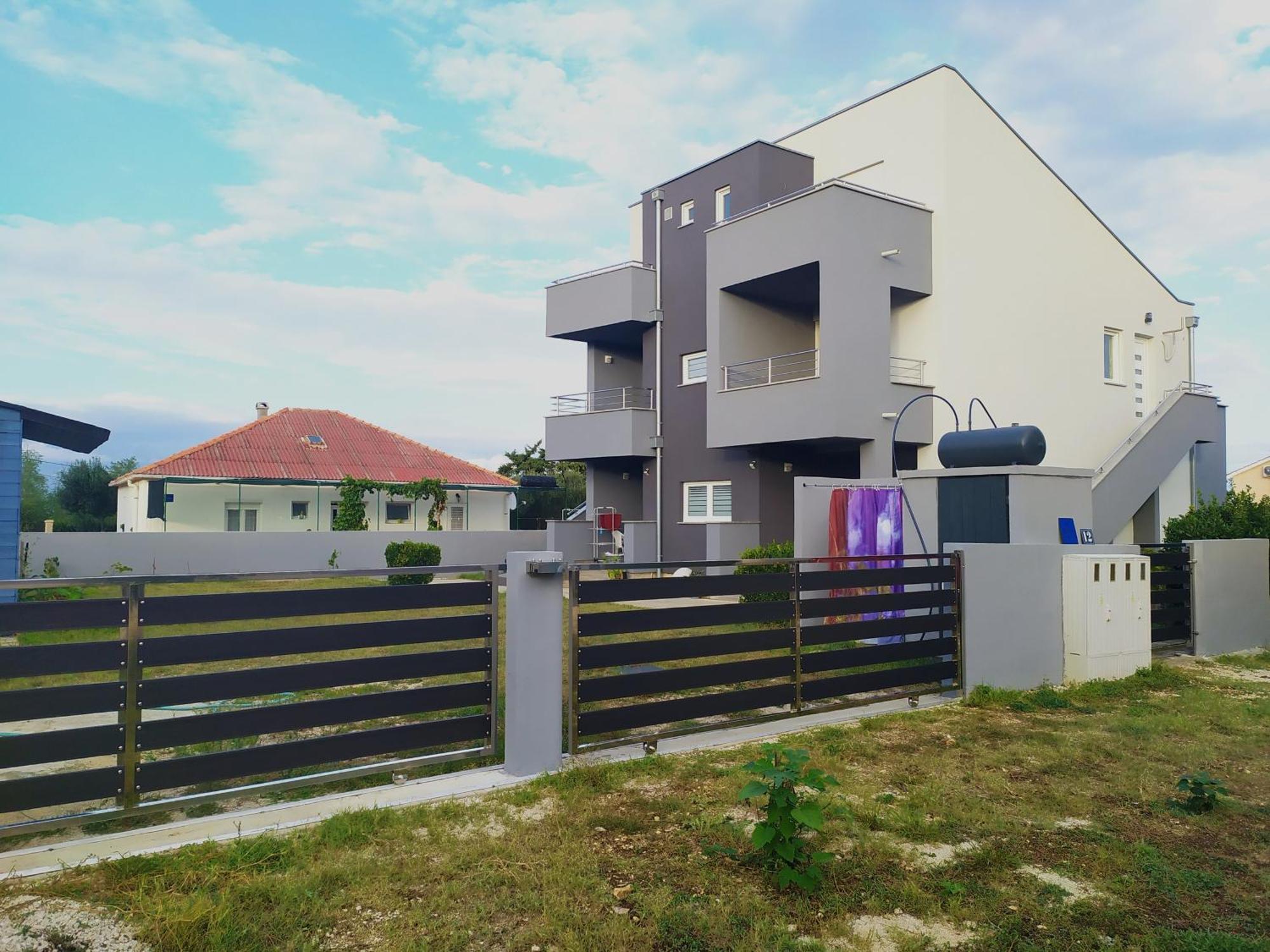 Mira Apartment